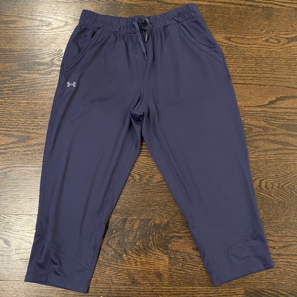 under armour cropped joggers